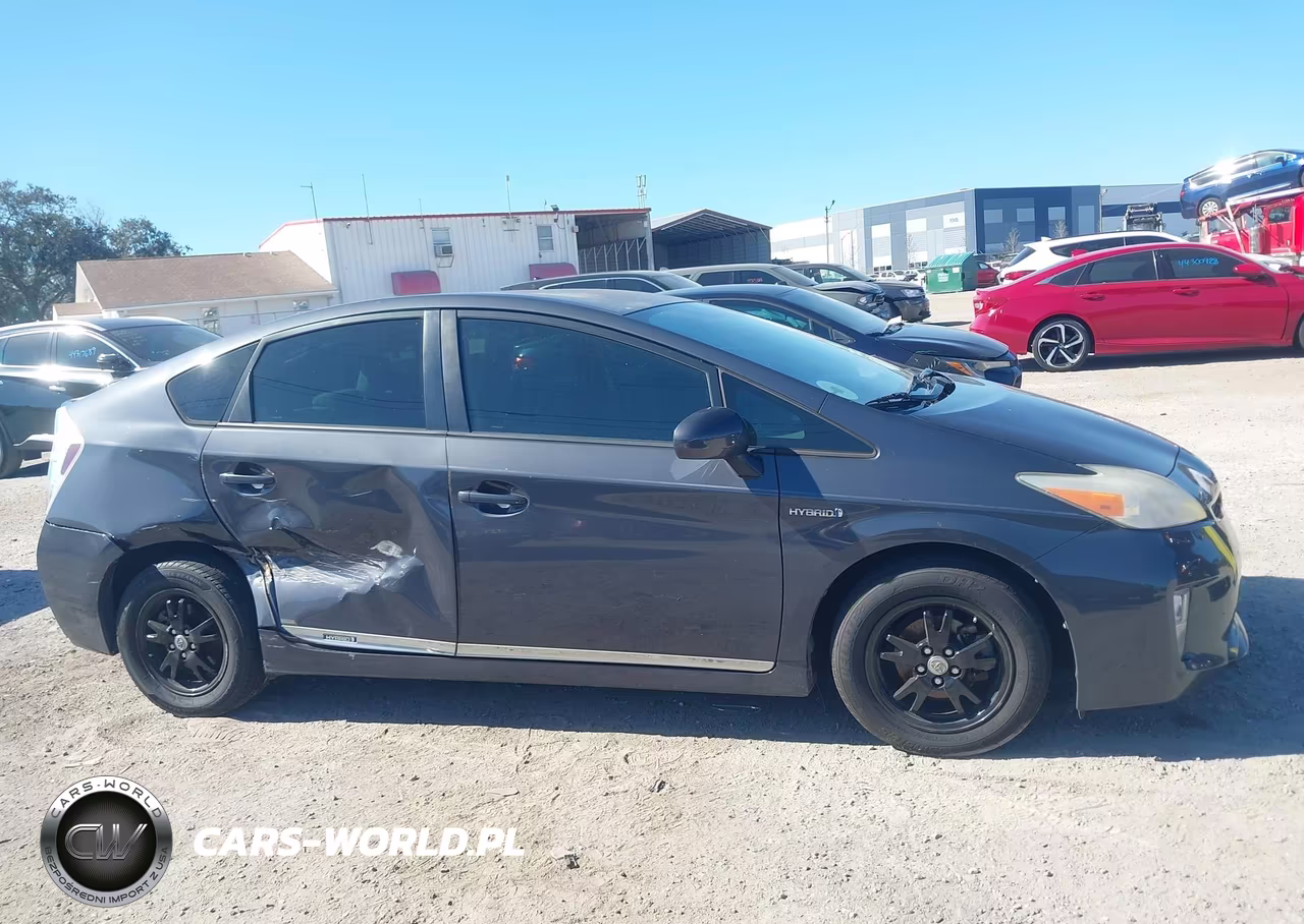 2014 Toyota Prius Three VIN:JTDKN3DU6E1779902 - 12