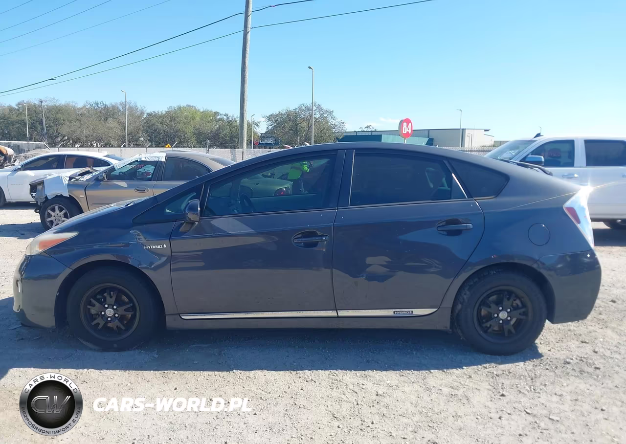 2014 Toyota Prius Three VIN:JTDKN3DU6E1779902 - 13