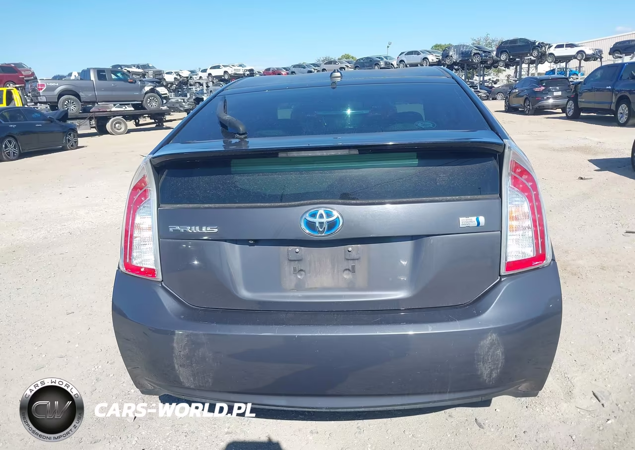 2014 Toyota Prius Three VIN:JTDKN3DU6E1779902 - 15