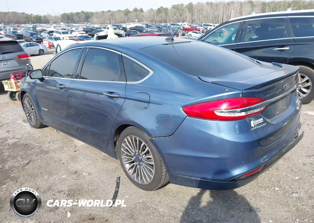 2018 Ford Fusion Hybrid Titanium VIN:3FA6P0RU9JR192442 - 3