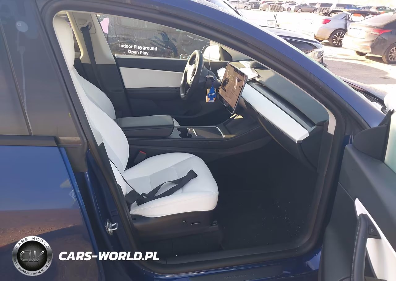 2022 Tesla Model Y Performance Dual Motor All-Wheel Drive VIN:7SAYGDEF3NF390140 - 5