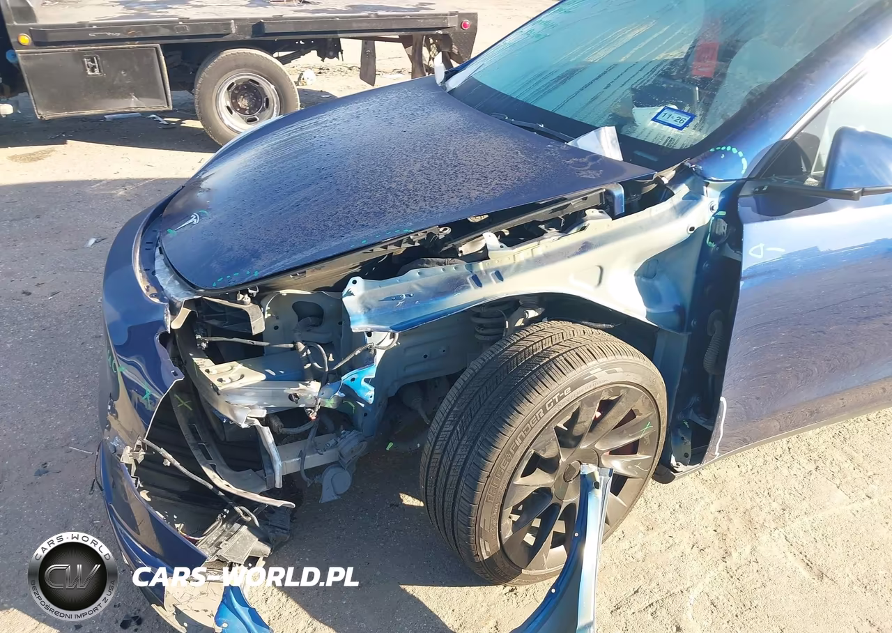 2022 Tesla Model Y Performance Dual Motor All-Wheel Drive VIN:7SAYGDEF3NF390140 - 6