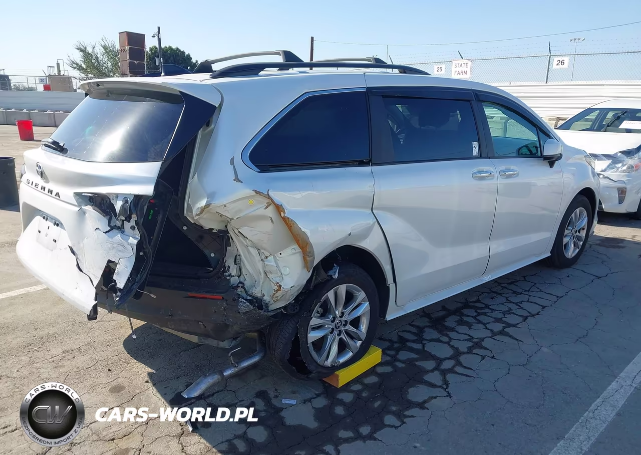 2025 Toyota Sienna Xle VIN:5TDJRKEC5SS253341 - 4