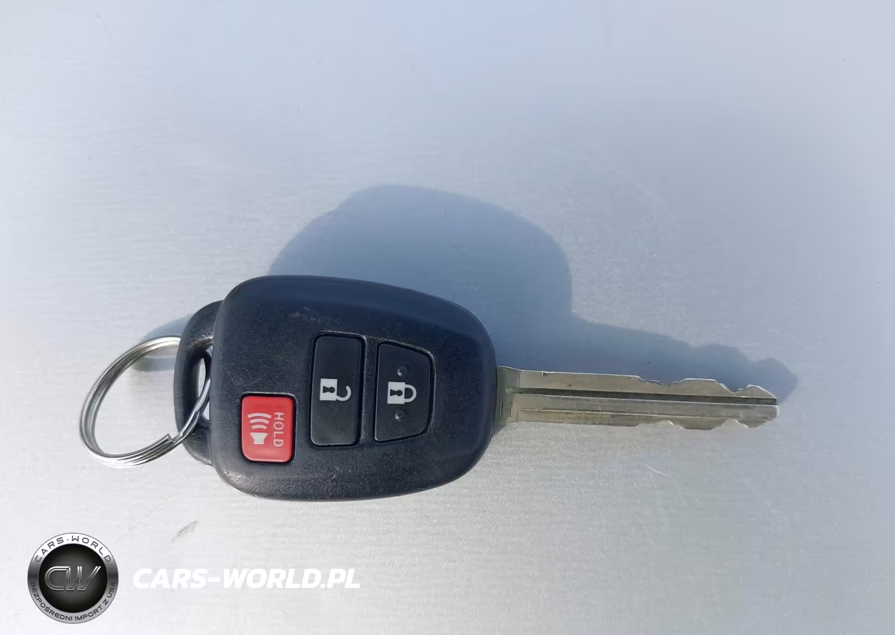 2016 Toyota Prius C Two VIN:JTDKDTB37G1121120 - 11