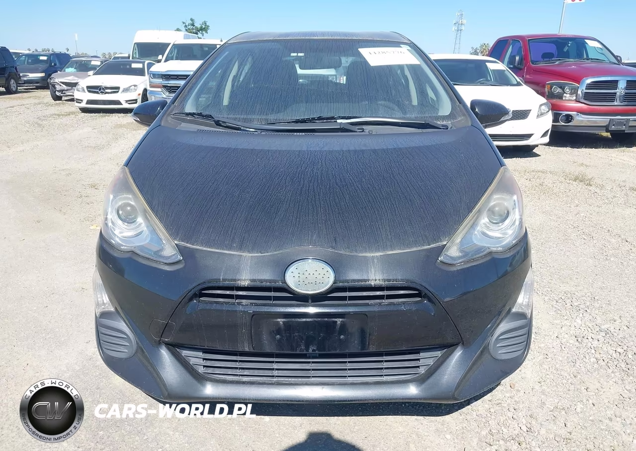 2016 Toyota Prius C Two VIN:JTDKDTB37G1121120 - 13