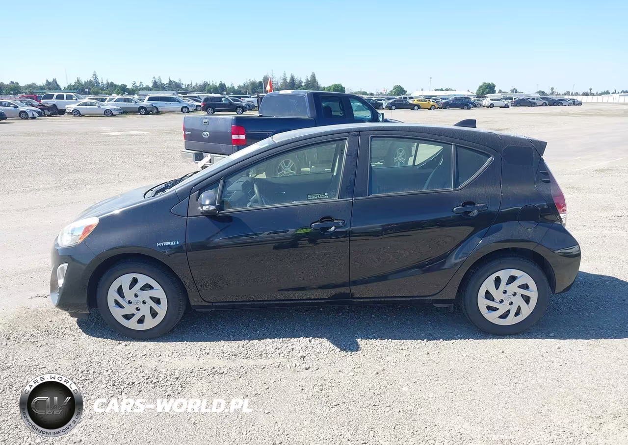 2016 Toyota Prius C Two VIN:JTDKDTB37G1121120 - 15