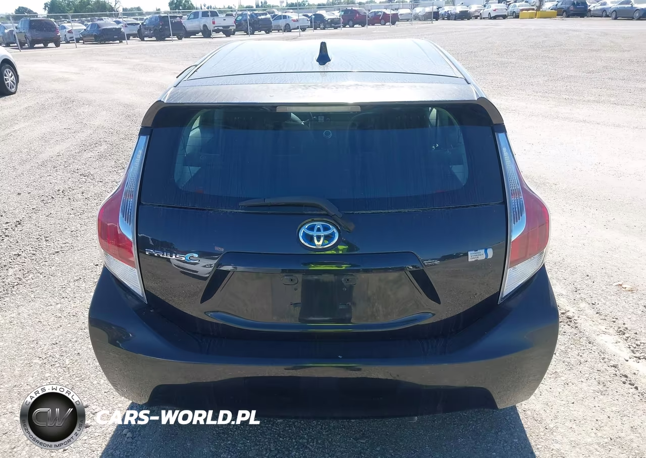 2016 Toyota Prius C Two VIN:JTDKDTB37G1121120 - 17