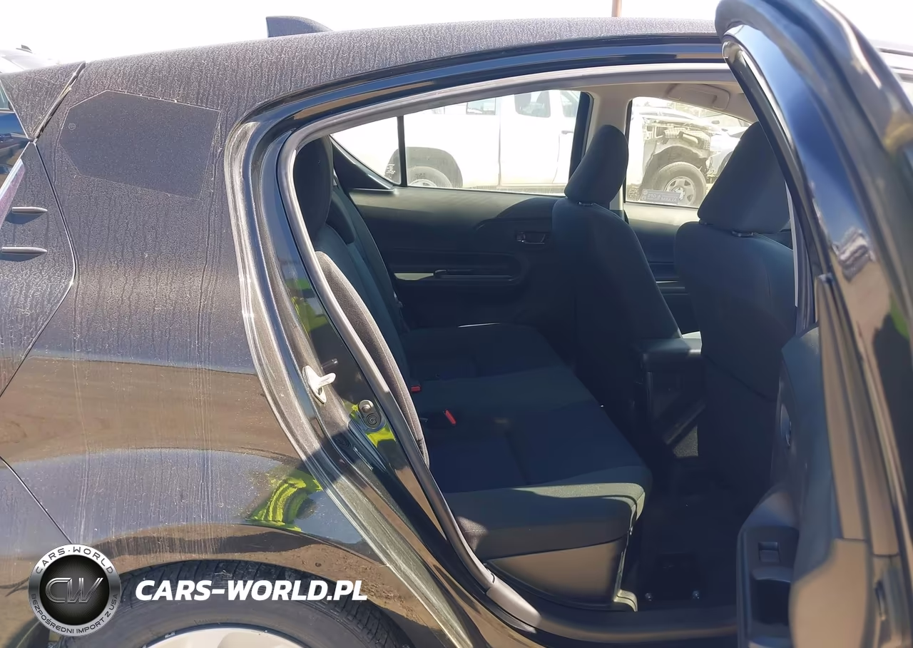 2016 Toyota Prius C Two VIN:JTDKDTB37G1121120 - 8