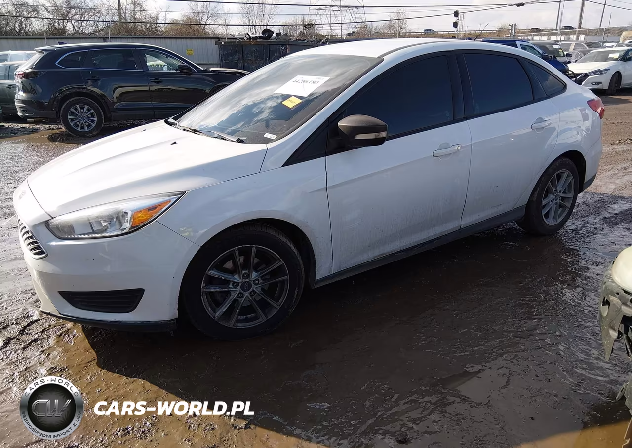 2017 Ford Focus Se VIN:1FADP3F2XHL218888 - 2