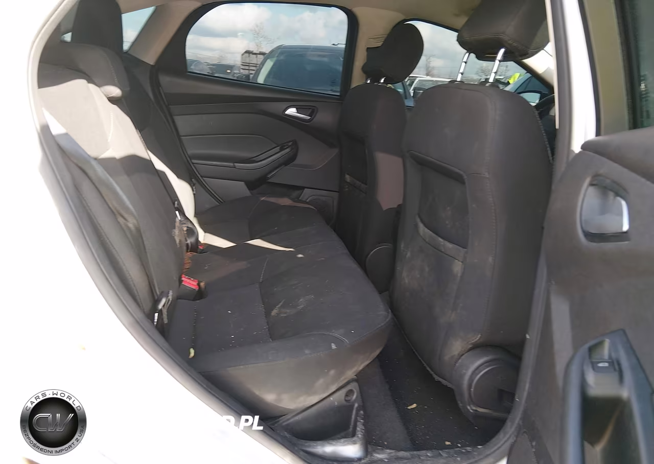 2017 Ford Focus Se VIN:1FADP3F2XHL218888 - 8