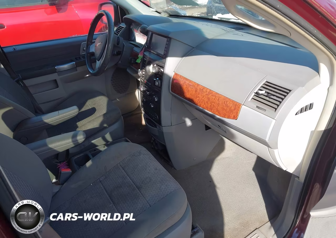 2008 Chrysler Town & Country Touring VIN:2A8HR54P88R682780 - 5