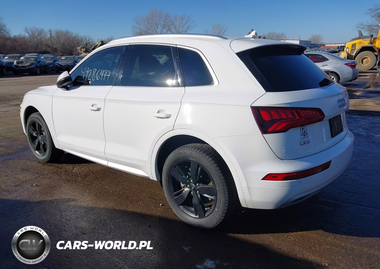 2018 Audi Q5 2.0T Premium VIN:WA1BNAFY0J2120037 - 3