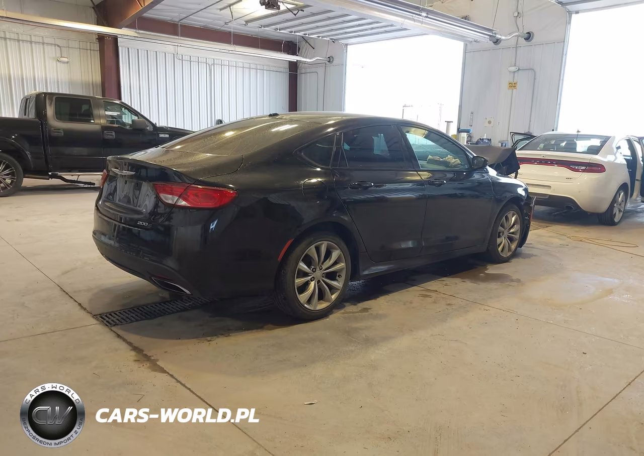 2015 Chrysler 200 S VIN:1C3CCCBB4FN681817 - 4