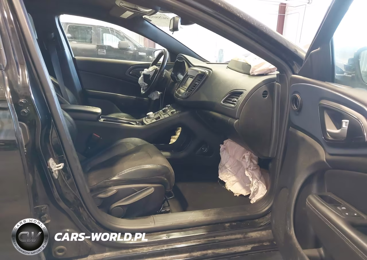 2015 Chrysler 200 S VIN:1C3CCCBB4FN681817 - 5
