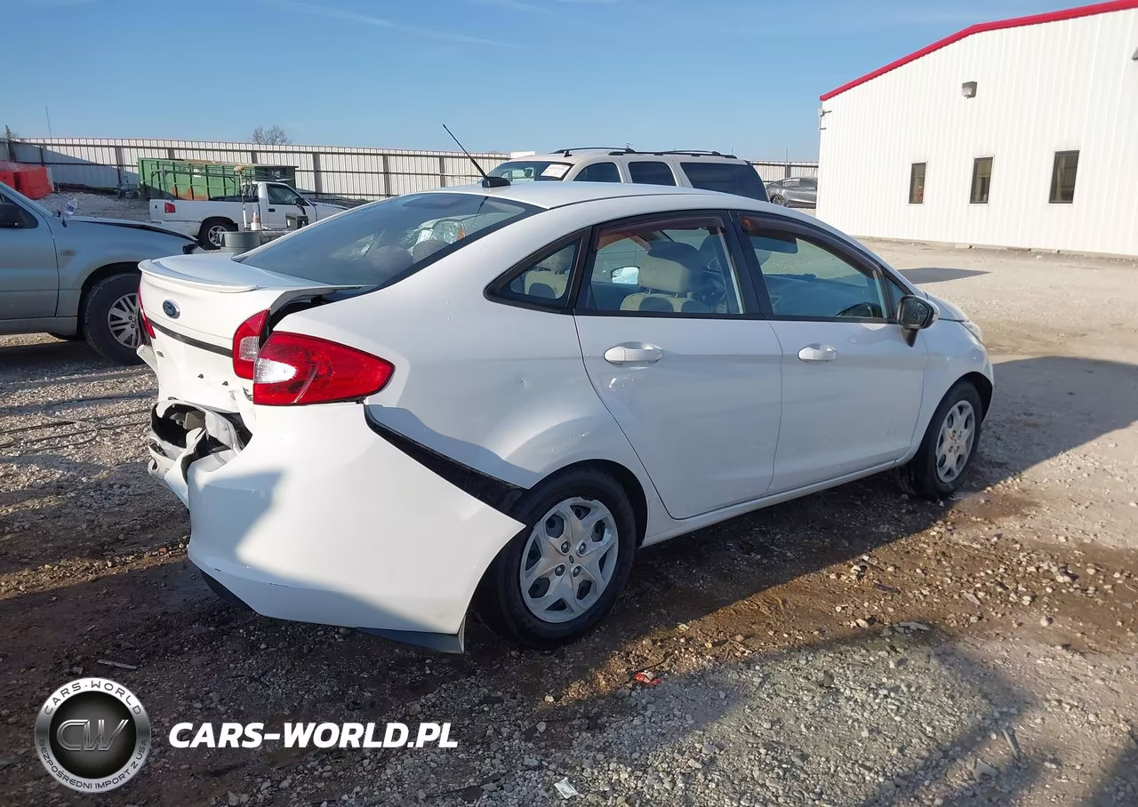 2013 Ford Fiesta Se VIN:3FADP4BJ0DM123123 - 4