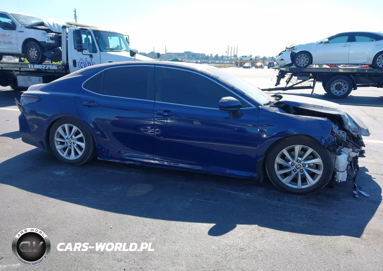 2023 Toyota Camry Le – zdjęcie 1 z 16