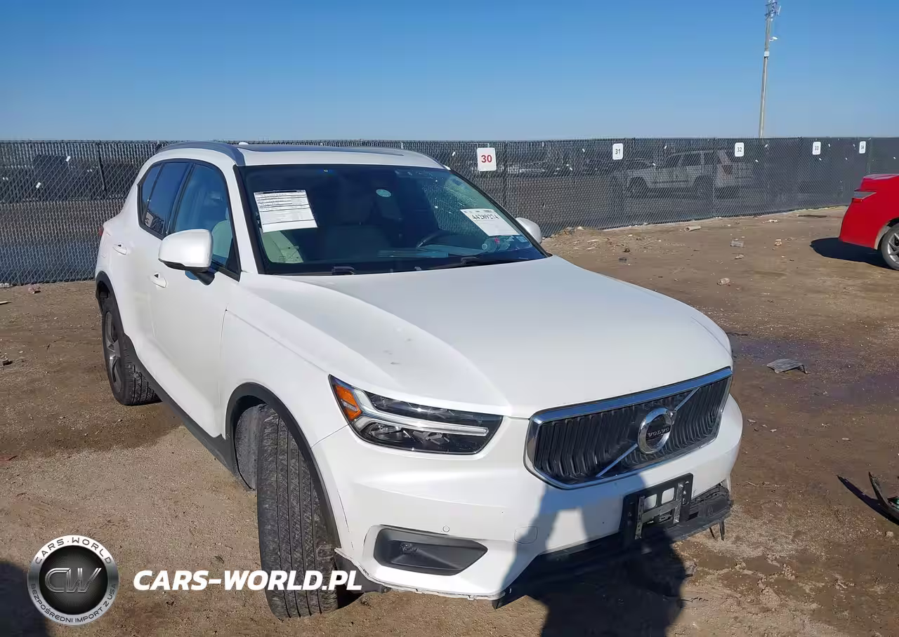 2021 Volvo Xc40 T5 Momentum