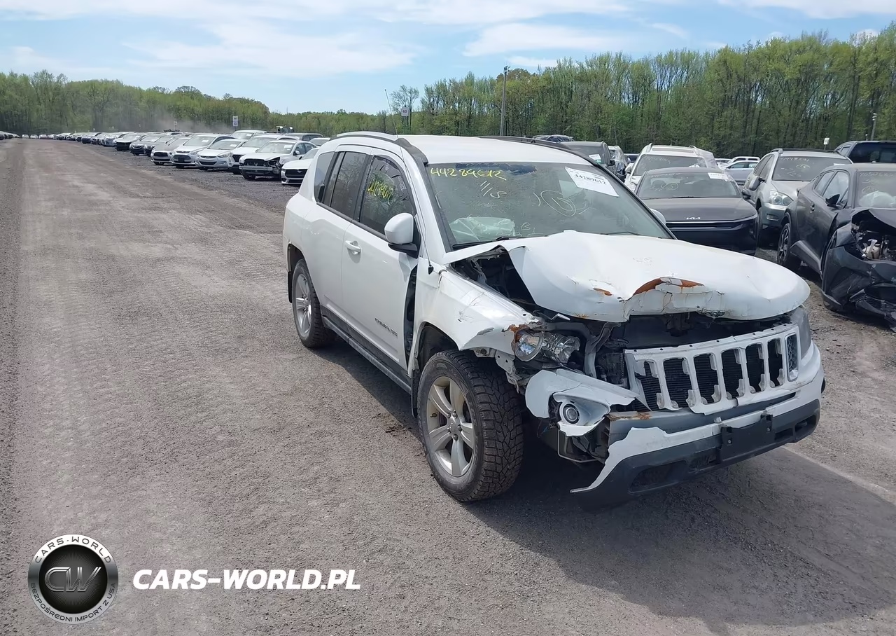 2015 Jeep Compass Latitude – zdjęcie 1 z 17