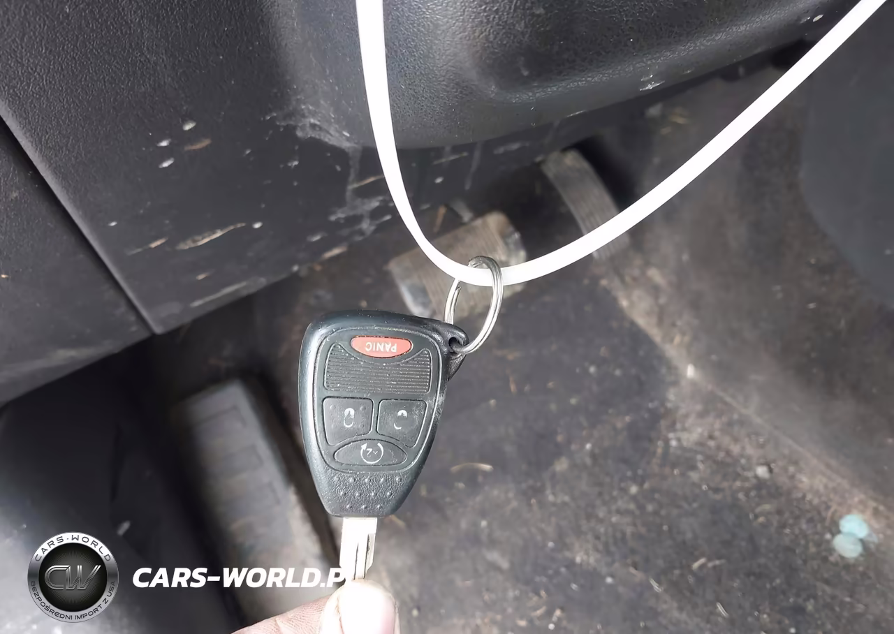 2015 Jeep Compass Latitude VIN:1C4NJDEB9FD183646 - 11