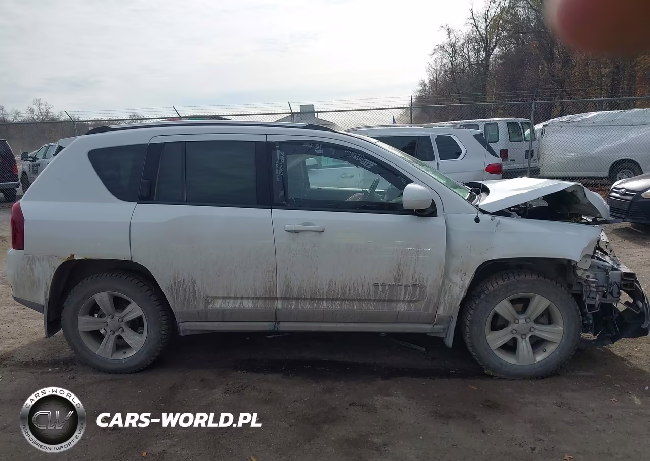 2015 Jeep Compass Latitude VIN:1C4NJDEB9FD183646 - 13