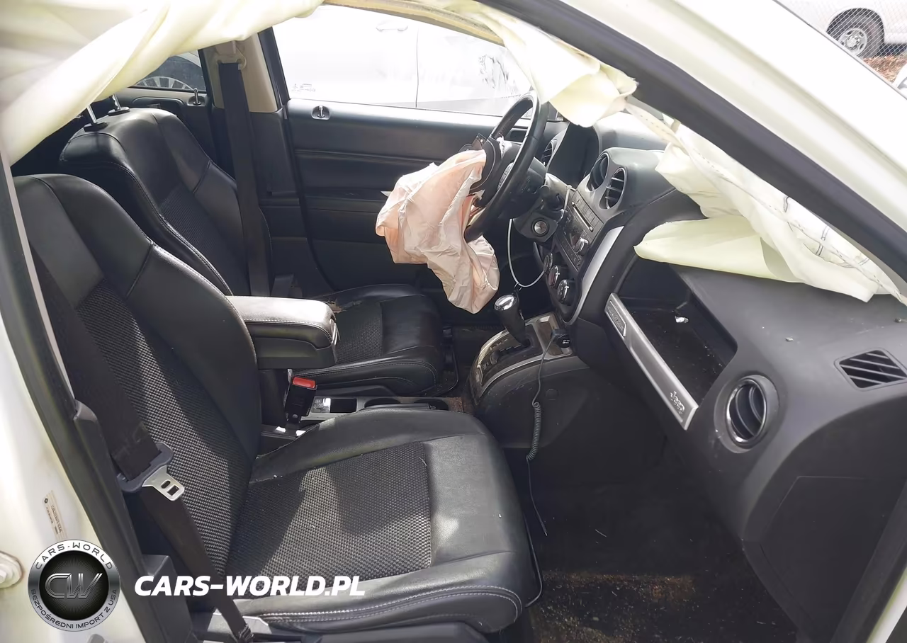 2015 Jeep Compass Latitude VIN:1C4NJDEB9FD183646 - 5