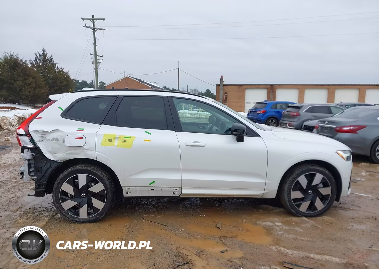 2024 Volvo Xc60 Recharge Plug-In Hybrid T8 Plus Dark Theme VIN:YV4H60DL0R1781810 - 13