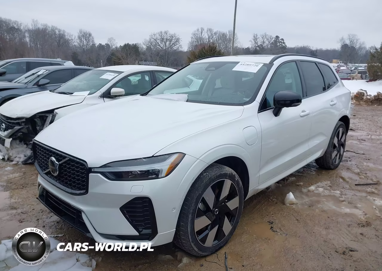 2024 Volvo Xc60 Recharge Plug-In Hybrid T8 Plus Dark Theme VIN:YV4H60DL0R1781810 - 2