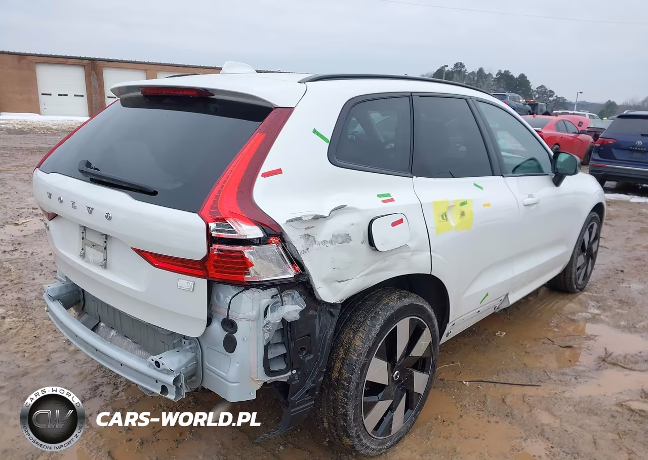 2024 Volvo Xc60 Recharge Plug-In Hybrid T8 Plus Dark Theme VIN:YV4H60DL0R1781810 - 4