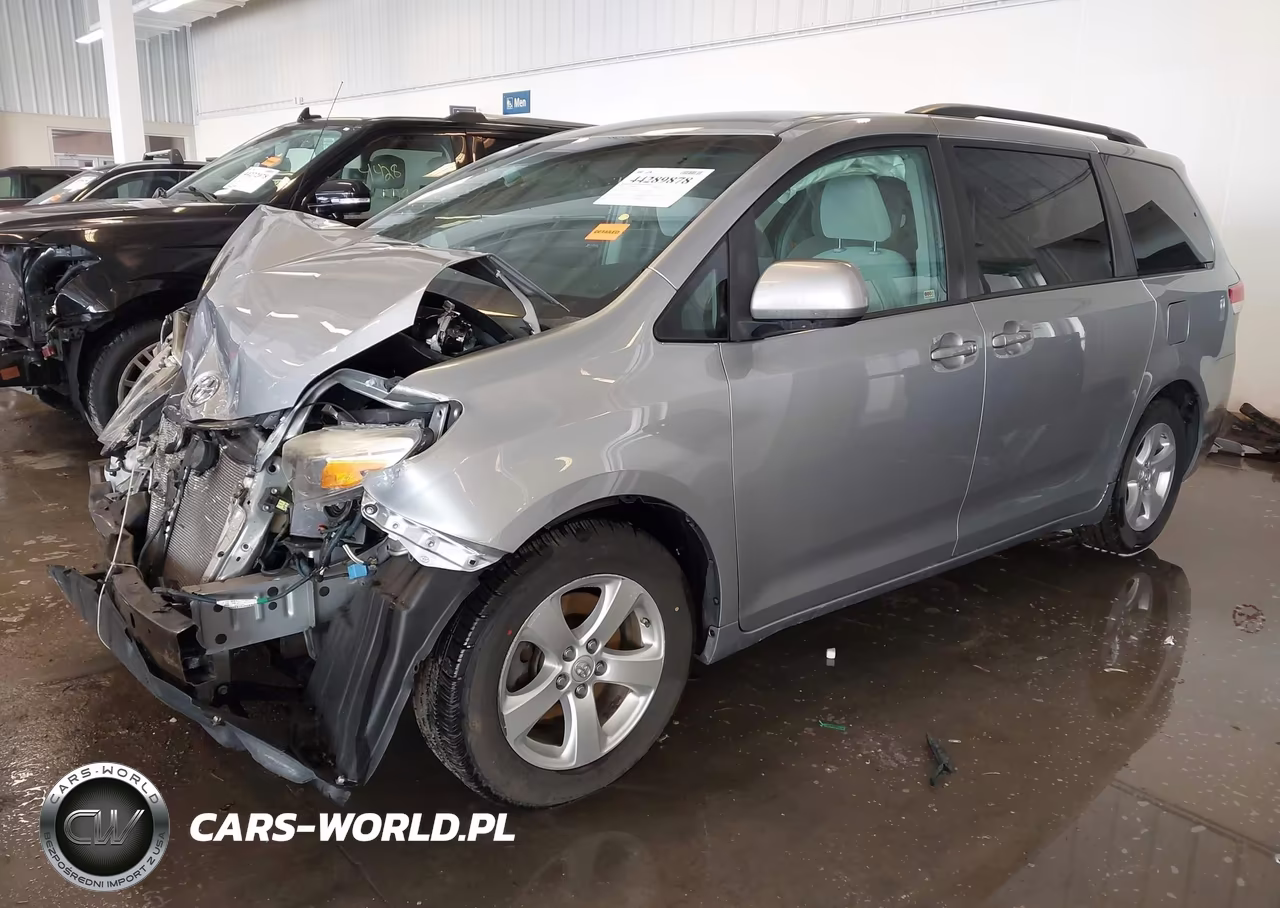 2014 Toyota Sienna Le V6 8 Passenger VIN:5TDKK3DC5ES441152 - 2