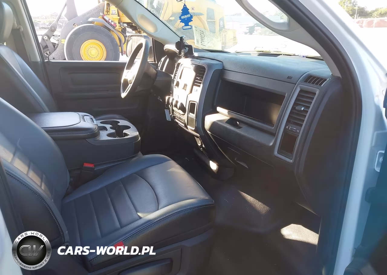 2023 Ram 1500 Classic Tradesman 4X2 6'4 Box VIN:1C6RR6FG4PS592948 - 5