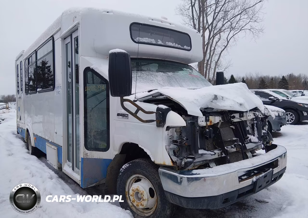 2018 Ford E-450 Cutaway – zdjęcie 1 z 15