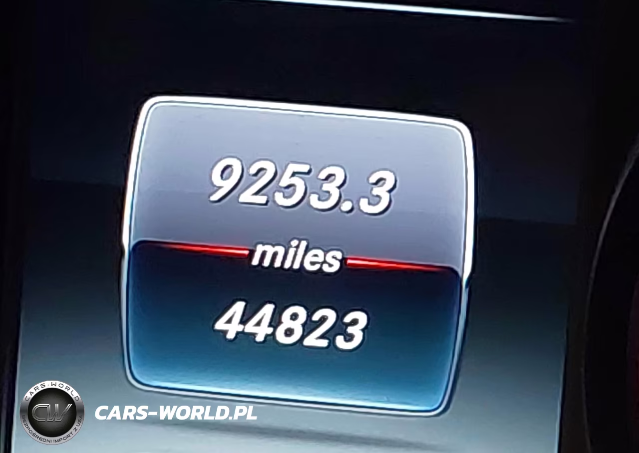 2017 Mercedes-Benz C 300 4Matic VIN:55SWF4KBXHU203312 - 16