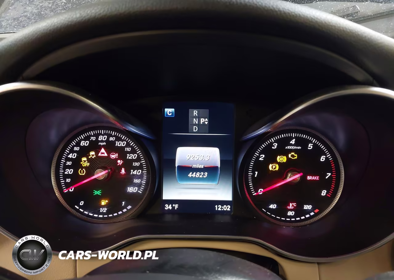 2017 Mercedes-Benz C 300 4Matic VIN:55SWF4KBXHU203312 - 7