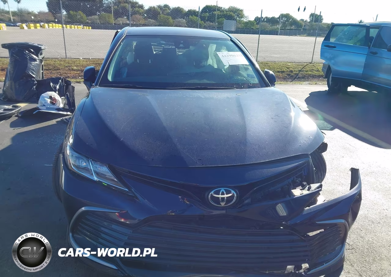 2021 Toyota Camry Le VIN:4T1C11AK6MU527891 - 13