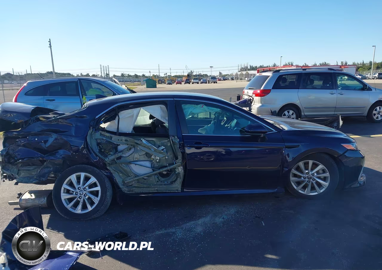 2021 Toyota Camry Le VIN:4T1C11AK6MU527891 - 14
