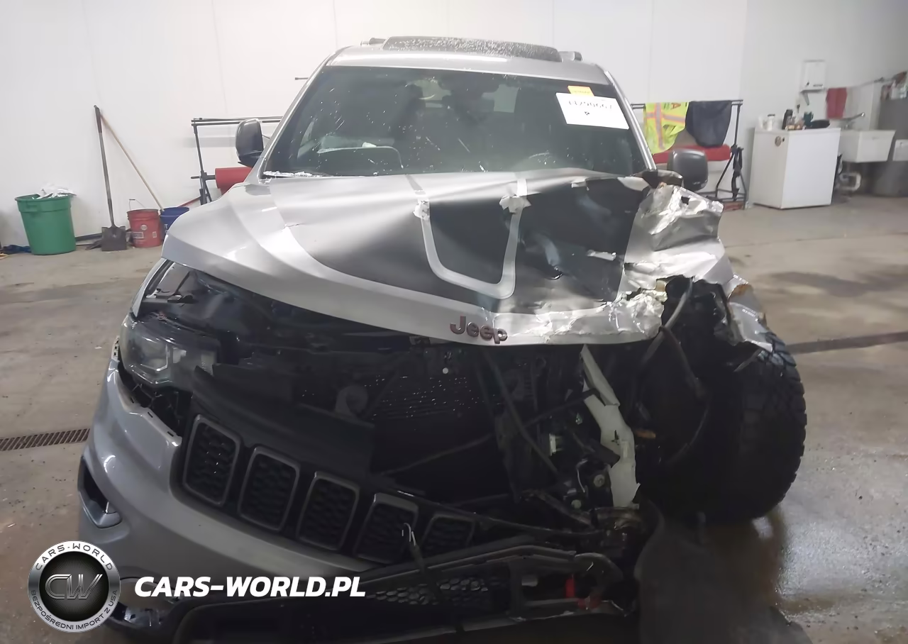 2020 Jeep Grand Cherokee Trailhawk 4X4 VIN:1C4RJFLG7LC117397 - 13