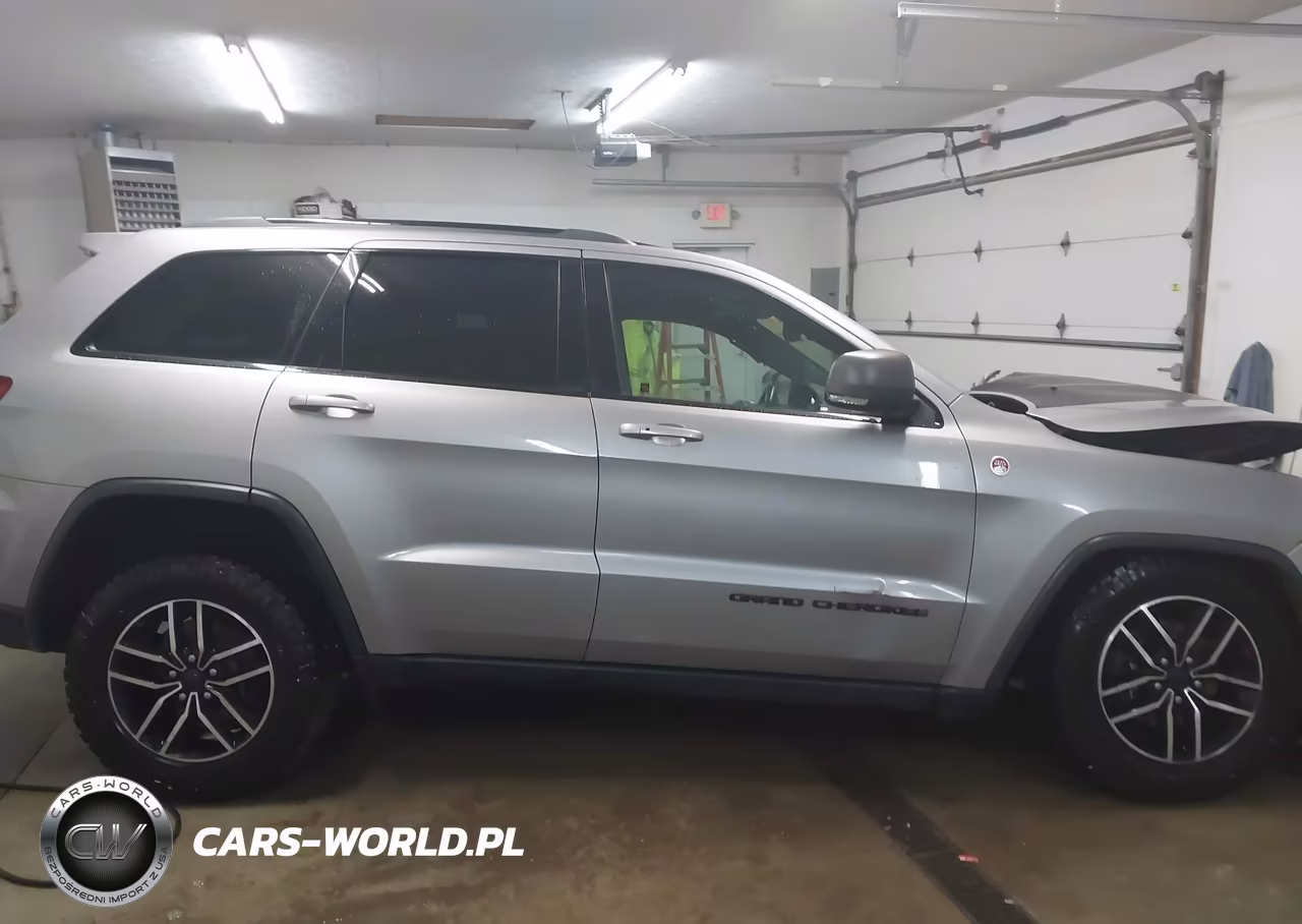 2020 Jeep Grand Cherokee Trailhawk 4X4 VIN:1C4RJFLG7LC117397 - 14