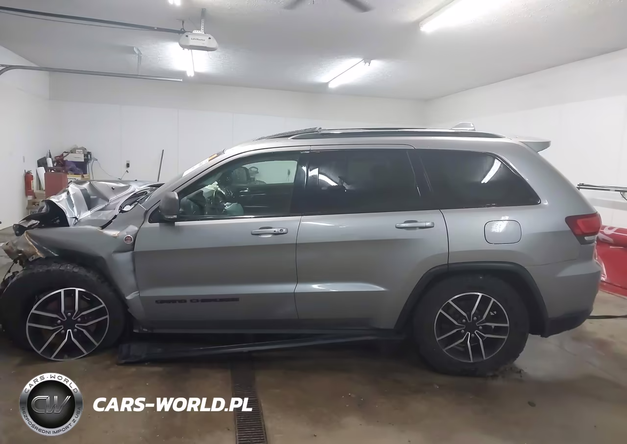 2020 Jeep Grand Cherokee Trailhawk 4X4 VIN:1C4RJFLG7LC117397 - 15