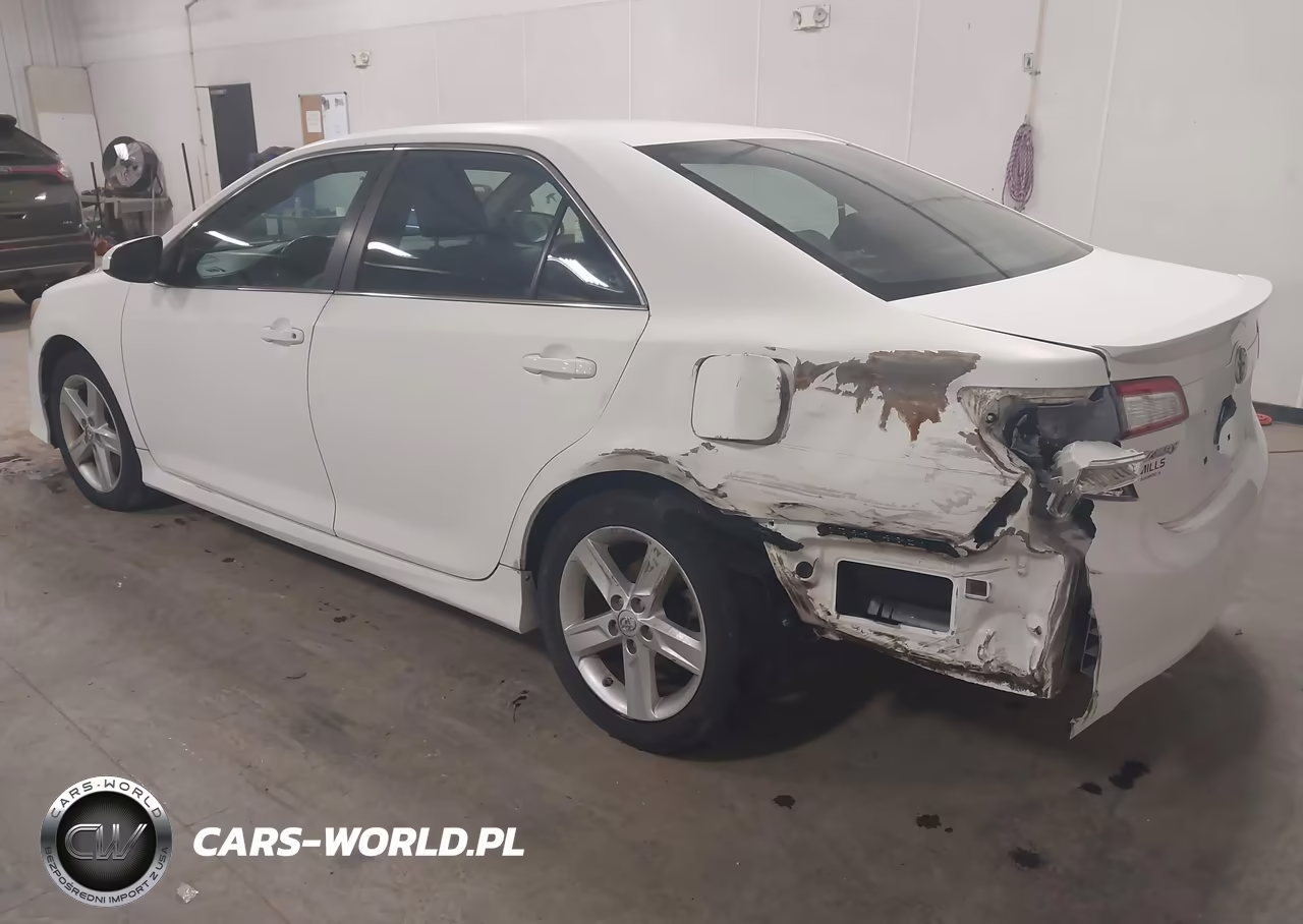 2014 Toyota Camry Se VIN:4T1BF1FK2EU752736 - 3