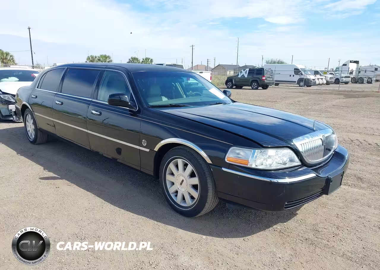 2004 Lincoln Town Car Executive
