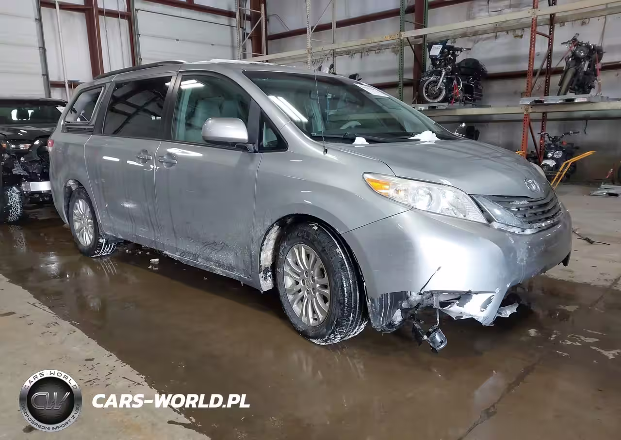 2014 Toyota Sienna Xle V6 8 Passenger