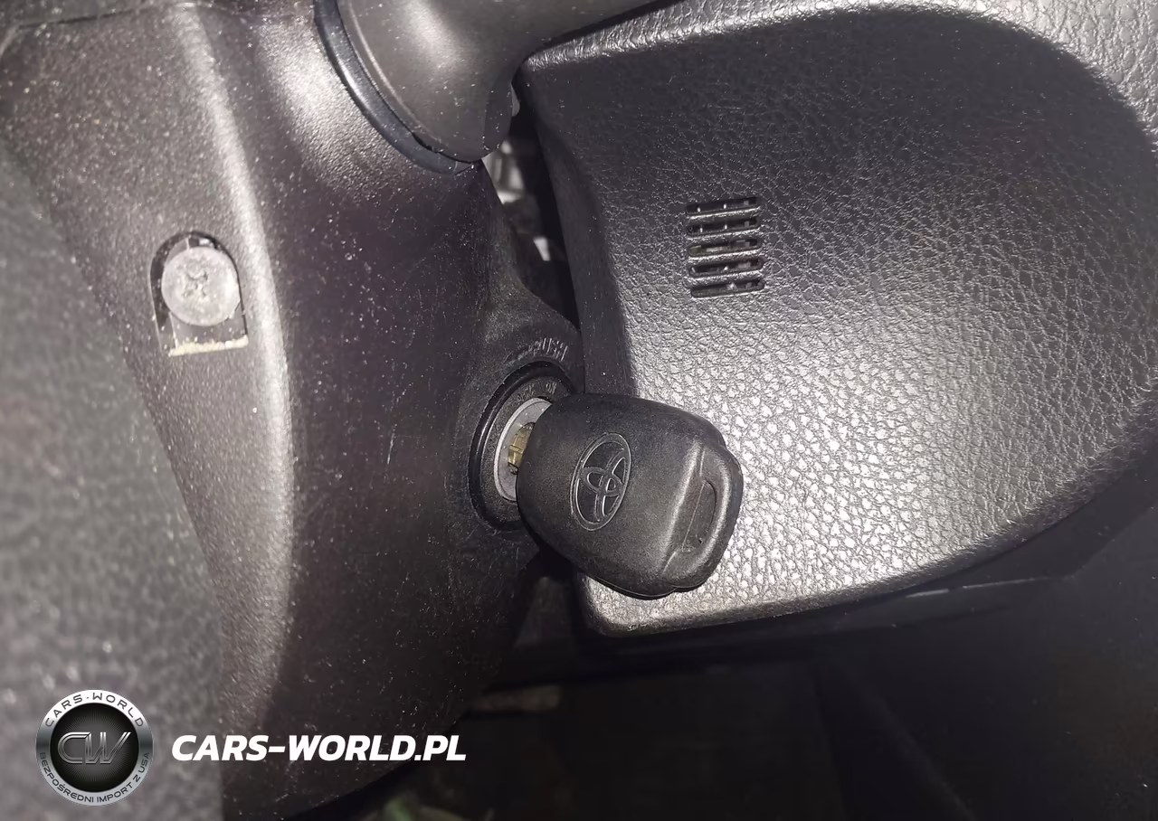 2018 Toyota Corolla Le VIN:2T1BURHEXJC075507 - 11