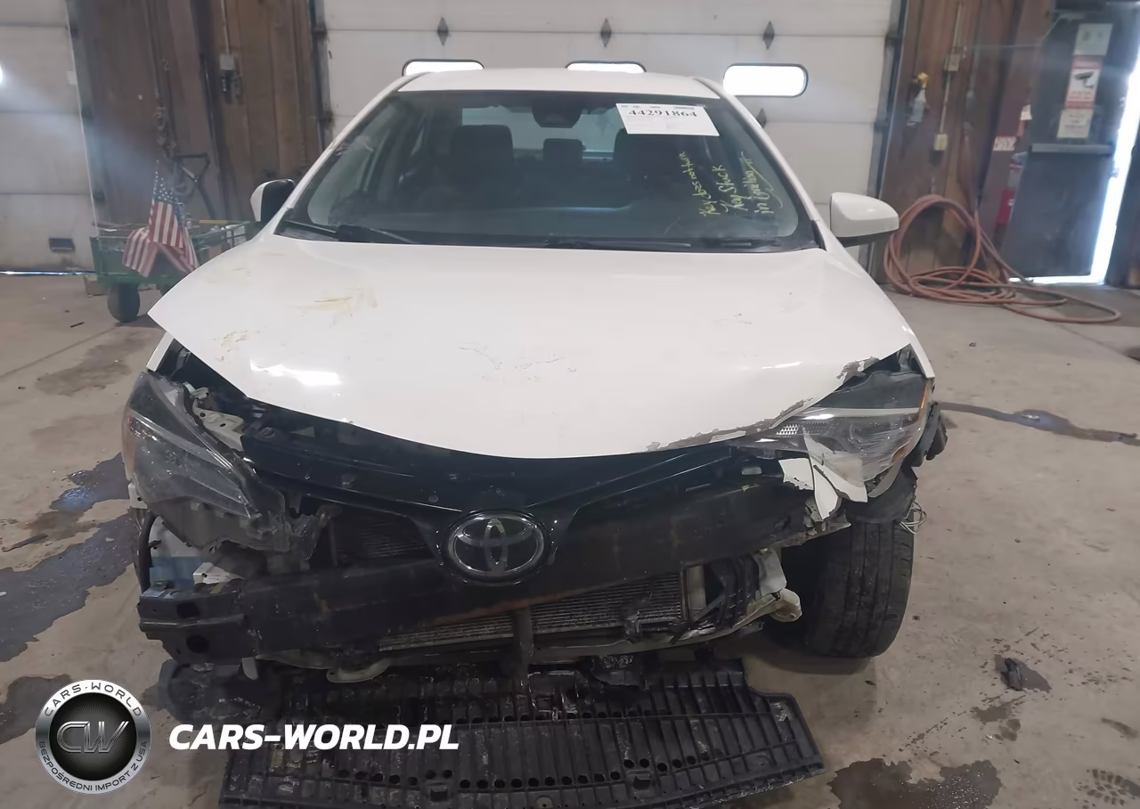 2018 Toyota Corolla Le VIN:2T1BURHEXJC075507 - 12