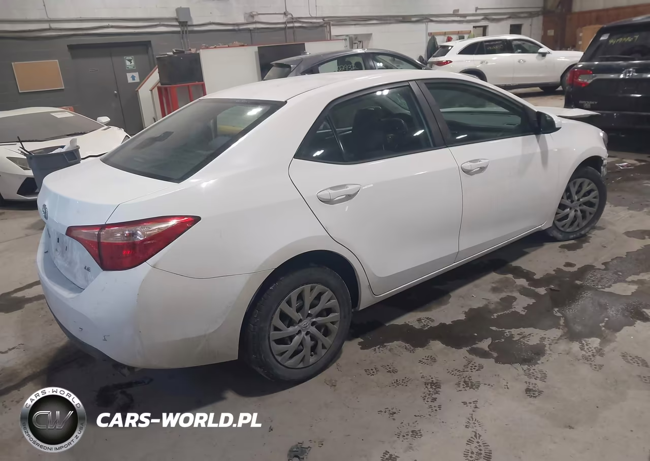 2018 Toyota Corolla Le VIN:2T1BURHEXJC075507 - 4