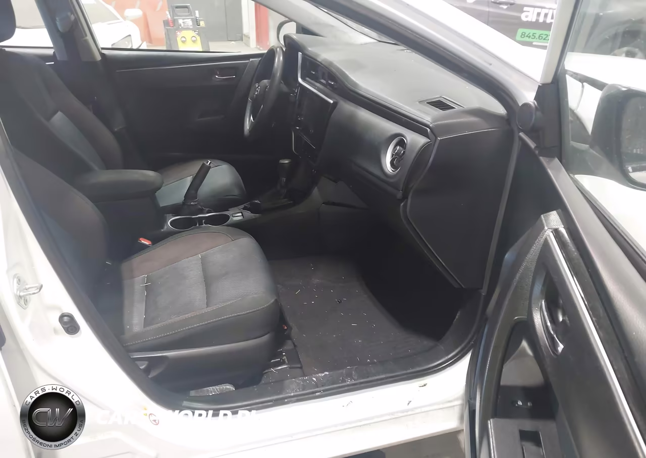 2018 Toyota Corolla Le VIN:2T1BURHEXJC075507 - 5