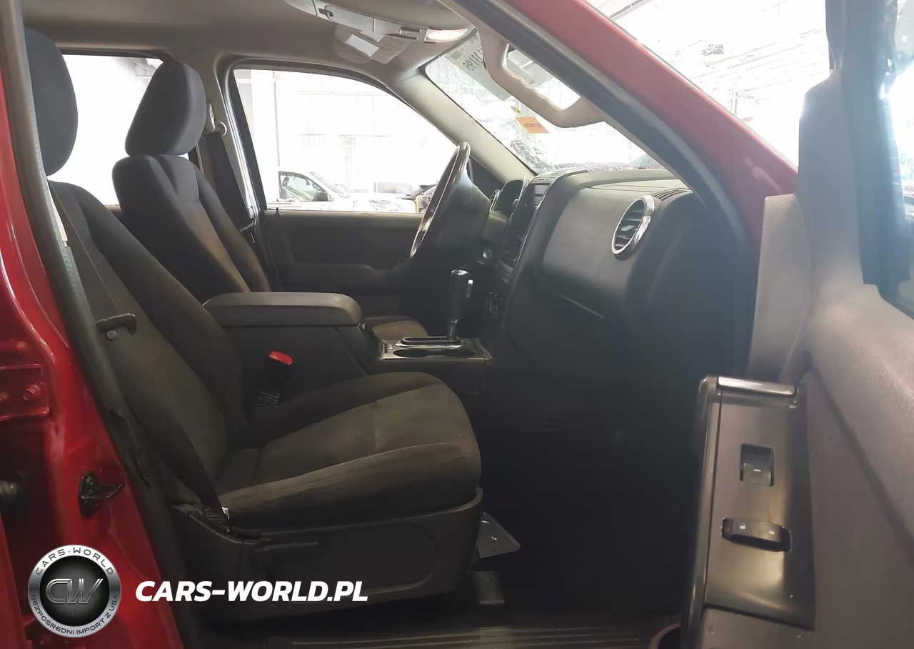 2010 Ford Explorer Xlt VIN:1FMEU6DE7AUA96718 - 5