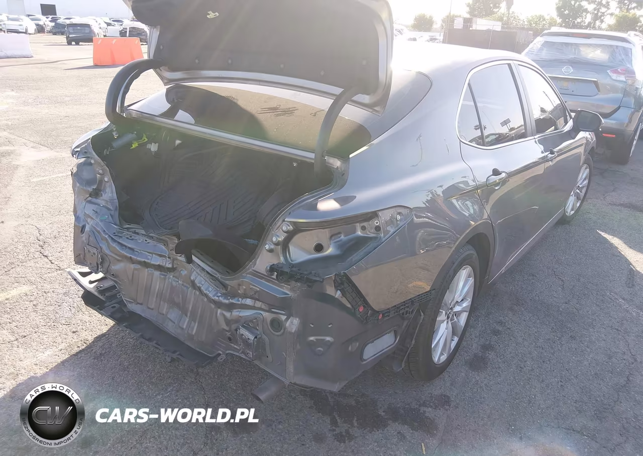 2019 Toyota Camry Le VIN:4T1B11HK3KU754406 - 4