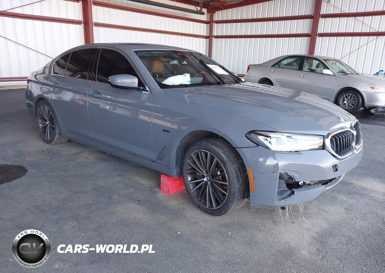 2022 BMW 530E