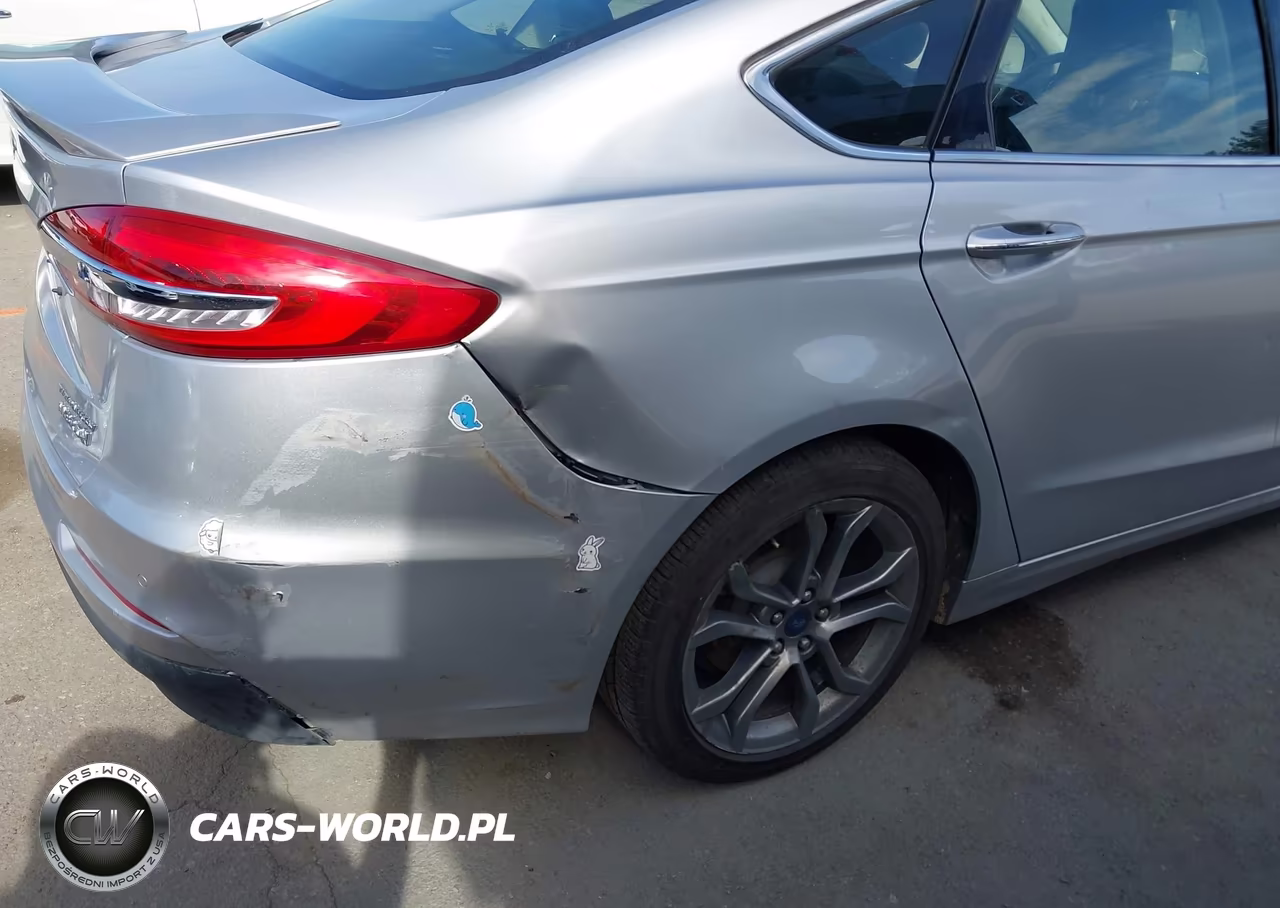 2019 Ford Fusion Hybrid Titanium VIN:3FA6P0RU8KR185449 - 18