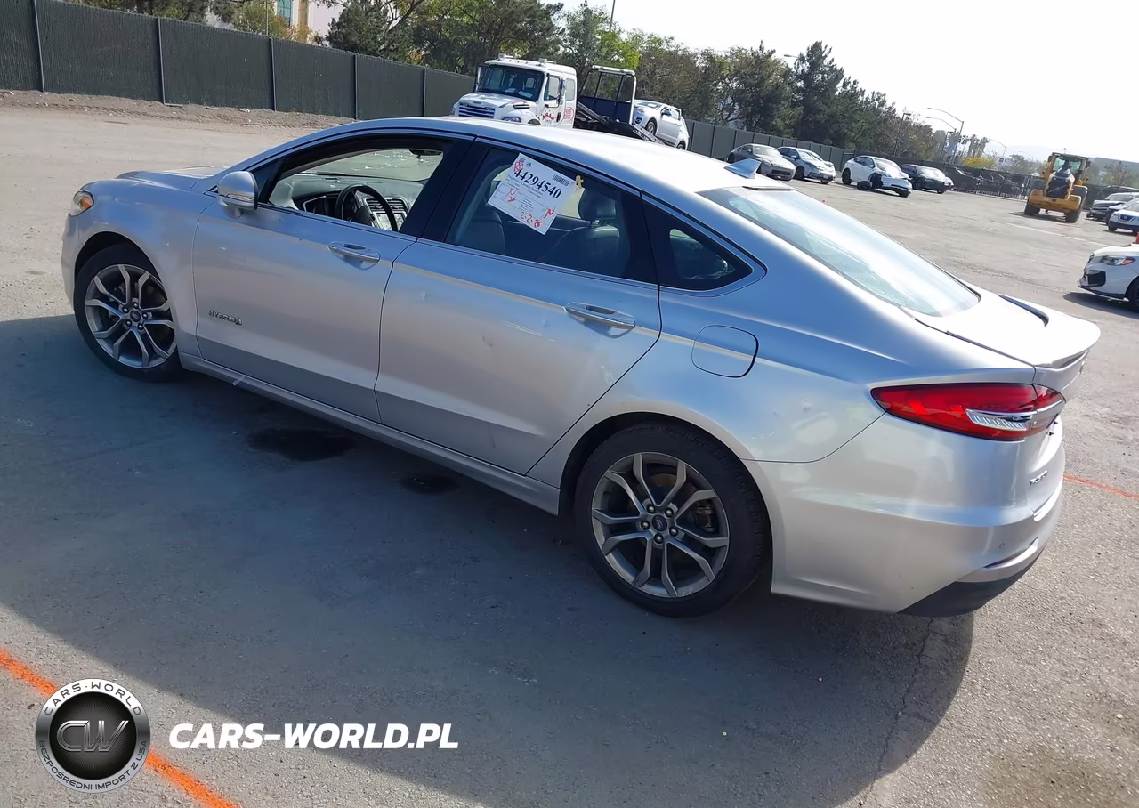 2019 Ford Fusion Hybrid Titanium VIN:3FA6P0RU8KR185449 - 3
